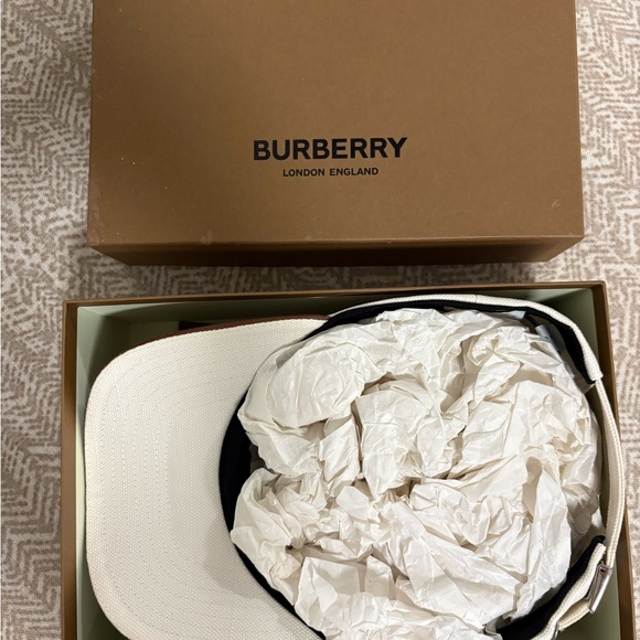 Burberry White Cap with Orange Embroidered Logo - Picture 2 of 3